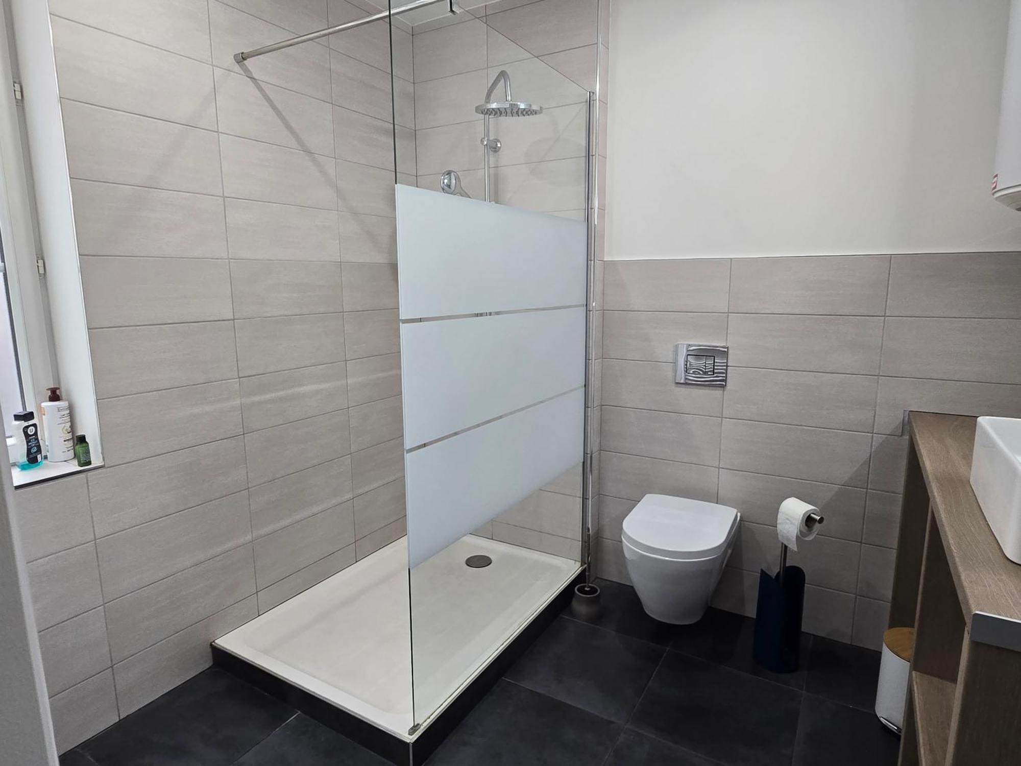 Appartement Au Calme Idealement Place A Macon. Bagian luar foto